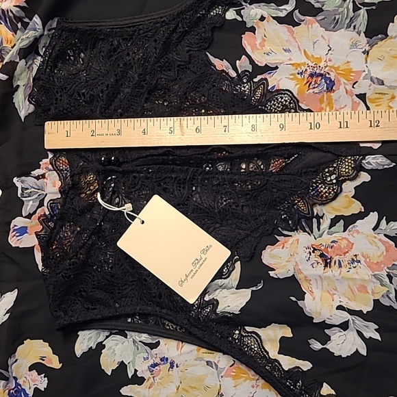 SOUTHERN FRIED CHICS Couture Collection Spring Treasures Lace & Floral MiniDress - Picture 12 of 15